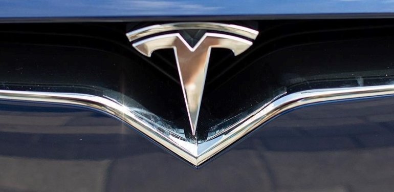 Tesla’ya 1,5 milyon dolarlık tehlikeli atık cezası