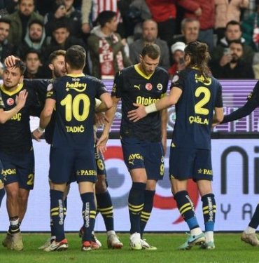 Zirve yeniden Sarı-Lacivert! Fenerbahçe Antalyaspor