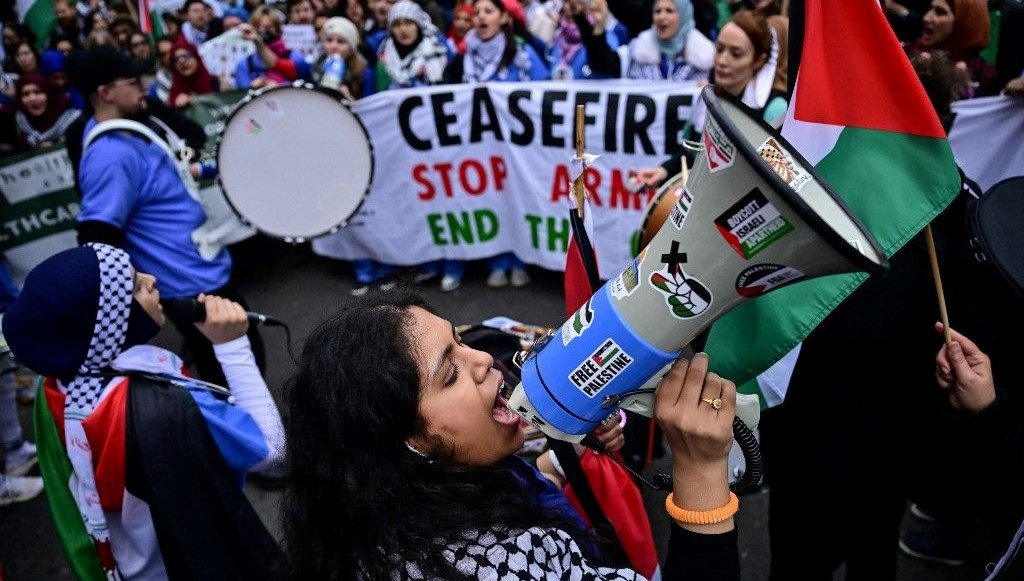 Londra’da binlerce kişi Gazze ateşkesine destek için yürüdü