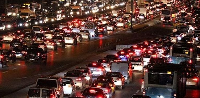 Okulların ilk gününde İstanbul’da trafik yoğunluğu
