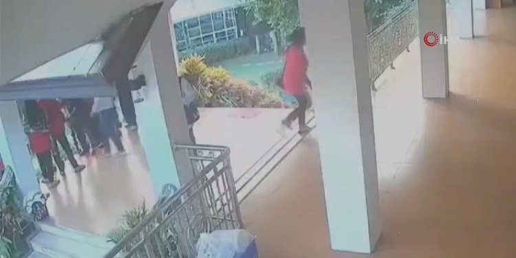 Tayland’da poz verdikleri sırada balkon çöktü: 13 yaralı