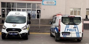 Yeni dönemin ilk mesai gününden veliden öğretmene silahlı saldırı