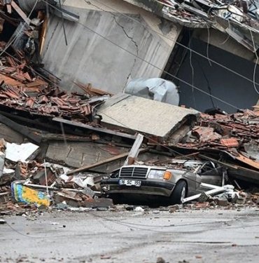 Deprem bölgesindeki 5 ilde eğitim öğretime bir günlük ara
