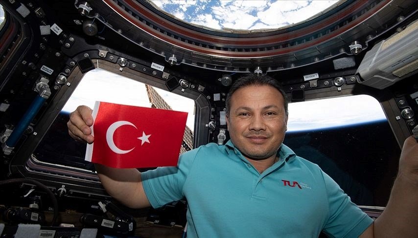 Türkiye’nin ilk astronotu Gezeravcı’nın dönüşü tekrar ertelendi