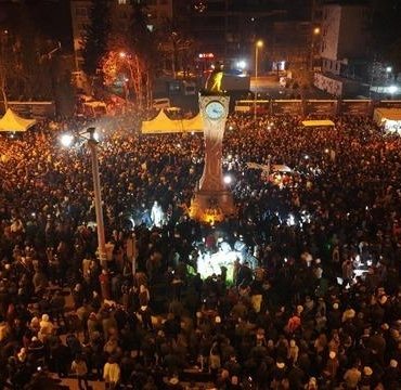 Hatay halkı herkese tepki gösterirken onu alkışladı! Bir şehrin kahramanı oldu: Volkan Demirel…