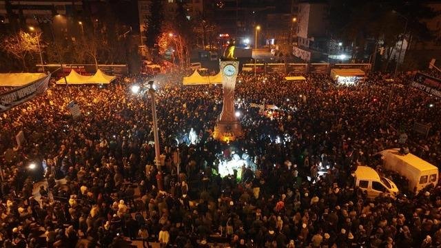 Hatay halkı herkese tepki gösterirken onu alkışladı! Bir şehrin kahramanı oldu: Volkan Demirel…