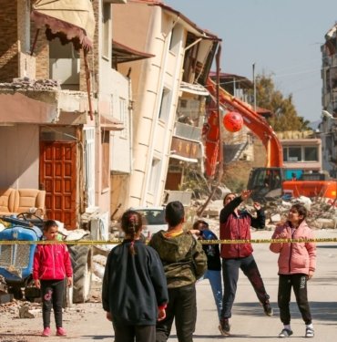 Save the Children: Depremzede çocuklar endişe yaşamaya devam ediyor