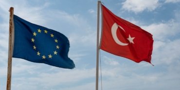 AB Komisyon Üyesi Varhelyi: AB, terörle mücadelede Türkiye’nin yanında