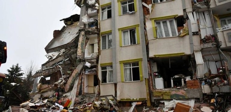 6 Şubat depremlerinde hayatını kaybedenler anılıyor: Kaç kişi öldü, kaç kişi yaralandı? (Hafızalara kazınan deprem görüntüleri)