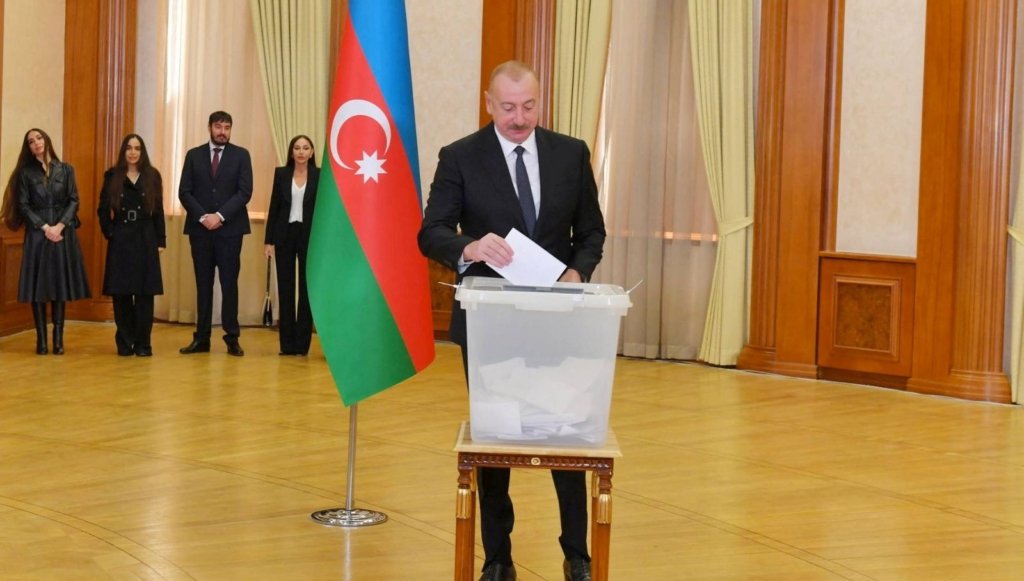 Azerbaycan’da halk bir kez daha Aliyev dedi