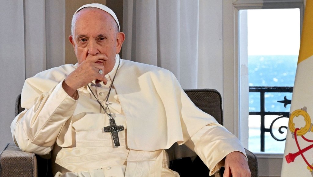 Papa, LGBT kutsamalarını eleştirenleri “ikiyüzlü” olmakla suçladı