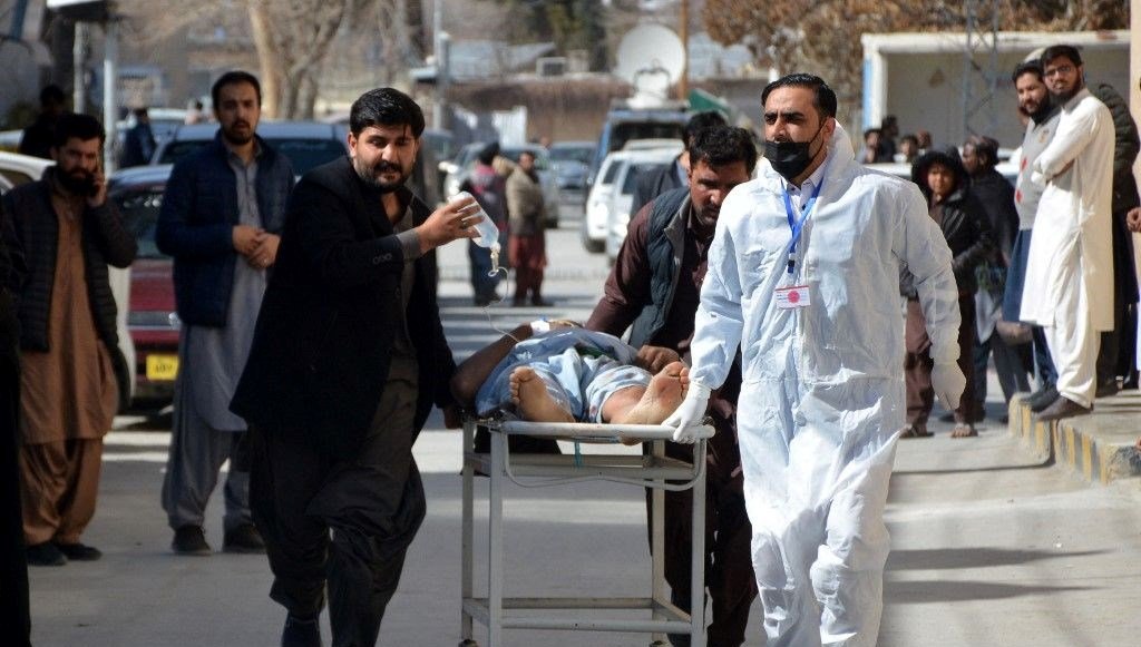 Pakistan’da seçim krizi: 5 kişi öldü, mobil hizmetler durduruldu