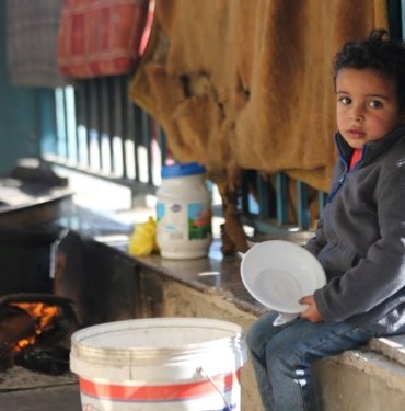İsrail’in Gazze’ye saldırıları sürüyor: Açlık çocukları vurdu