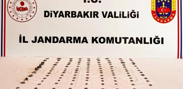 Diyarbakır’da Bizans, Roma ve Asur dönemlerine ait 113 adet obje ele geçirildi