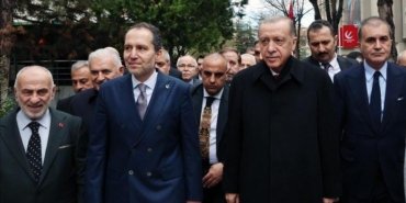 Yeniden Refah Partili ismin açıklamalarını duyunca telefona sarılmış! AK Partili Yavuz: Konuştuklarımız dışarıya saçıldı