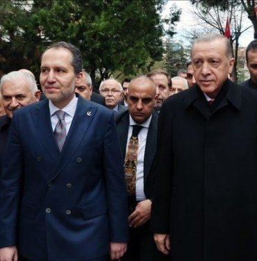 Yeniden Refah Partili ismin açıklamalarını duyunca telefona sarılmış! AK Partili Yavuz: Konuştuklarımız dışarıya saçıldı