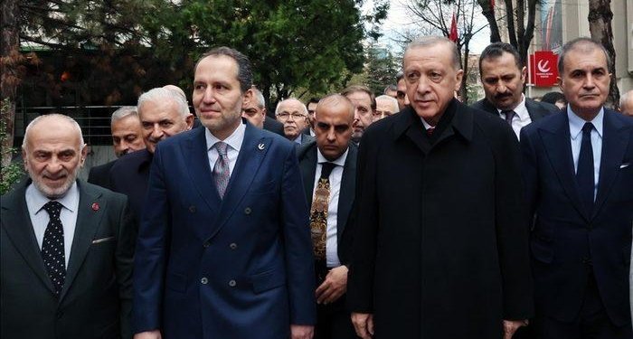 Yeniden Refah Partili ismin açıklamalarını duyunca telefona sarılmış! AK Partili Yavuz: Konuştuklarımız dışarıya saçıldı