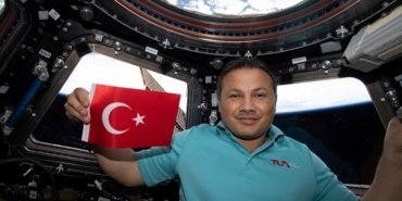 İlk Türk astronot Alper Gezeravcı Dünya’ya döndü