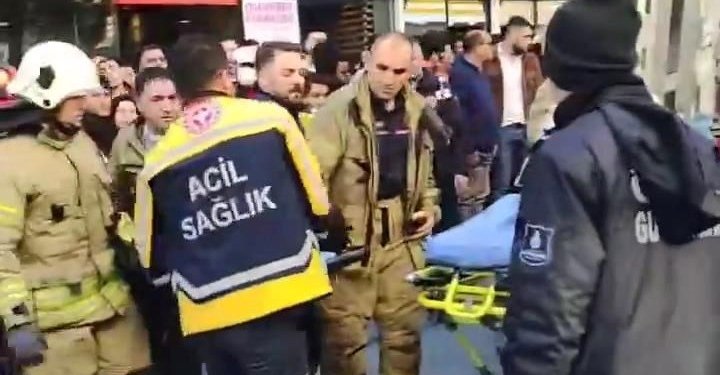 Sultanahmet’te tramvay yayaya çarptı