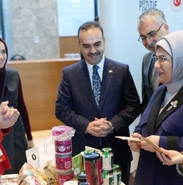 Üretici kadınlara “İş pozitif” programı ile destek