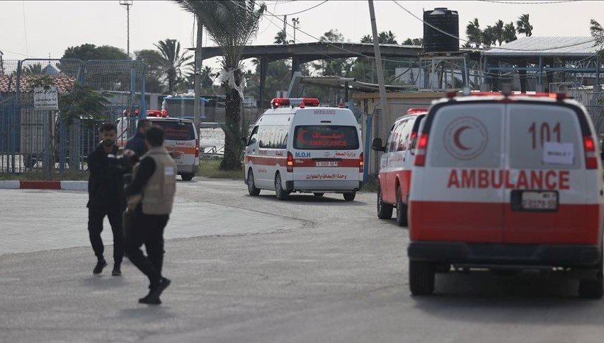 Gazze’de altı yaşındaki çocuğu arayan ekipten 2 kişinin cansız bedenine ulaşıldı