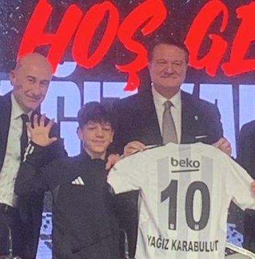 Beşiktaş imza törenine 2010 doğumlu isim damga vurdu! Siyah-beyazlıların 10 numarası…