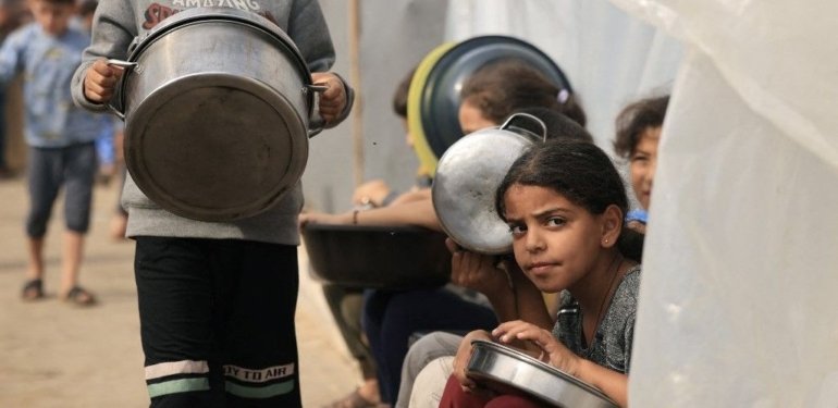Gazze’de kıtlık: İnsanlar hayvan yemi ve pirinçle hayatta kalıyor