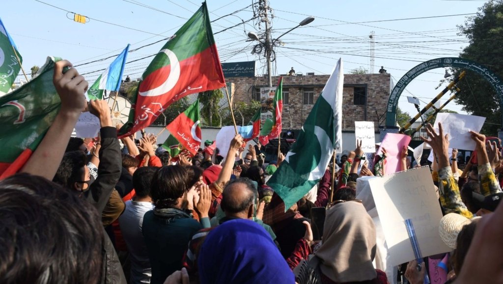 Pakistan’da Imran Khan destekçilerinden protesto: “Seçimlerde hile yapıldı” iddiası