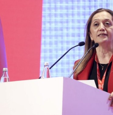 Arzu Çezkezoğlu yeniden DİSK Başkanı seçildi
