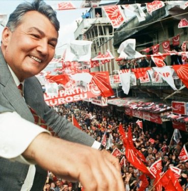 Deniz Baykal’ın vefatının üzerinden 1 yıl geçti