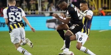 Fenerbahçe öne geçse de üstünlüğünü koruyamadı! Sarı-Lacivertliler Alanyaspor ile 2-2 berabere kaldı, liderliği Galatasaray