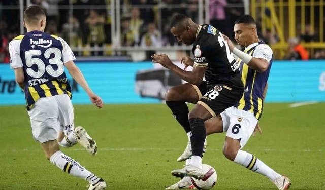 Fenerbahçe öne geçse de üstünlüğünü koruyamadı! Sarı-Lacivertliler Alanyaspor ile 2-2 berabere kaldı, liderliği Galatasaray