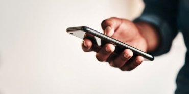 Fransa’da referandum: Kamuya açık alanlarda telefon yasaklandı