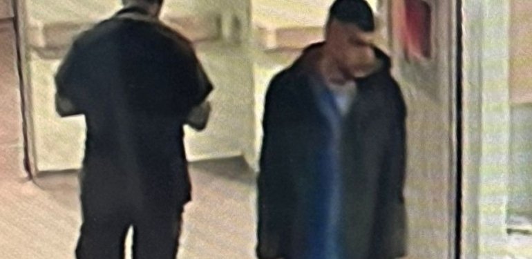 Ameliyat elbisesiyle firar ederken yakalandı