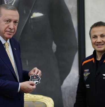 Cumhurbaşkanı Erdoğan, Alper Gezeravcı ile görüştü
