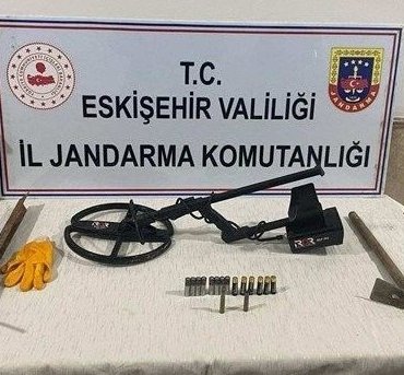 Kaçak kazı yapan şüpheliler yakalandı