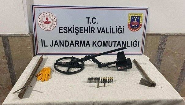 Kaçak kazı yapan şüpheliler yakalandı