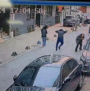 AK Parti seçim çalışmasında saldırı: Vurulma anı ortaya çıktı