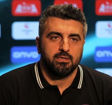 Sinan Kaloğlu: “O zeminde kesinlikle maç oynatılmamalı”