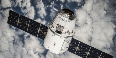 SpaceX, 100 Starlink uydusunu hurdaya çıkarıyor