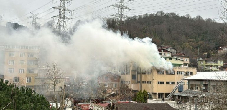 Beykoz’daki kibrit fabrikasında yangın