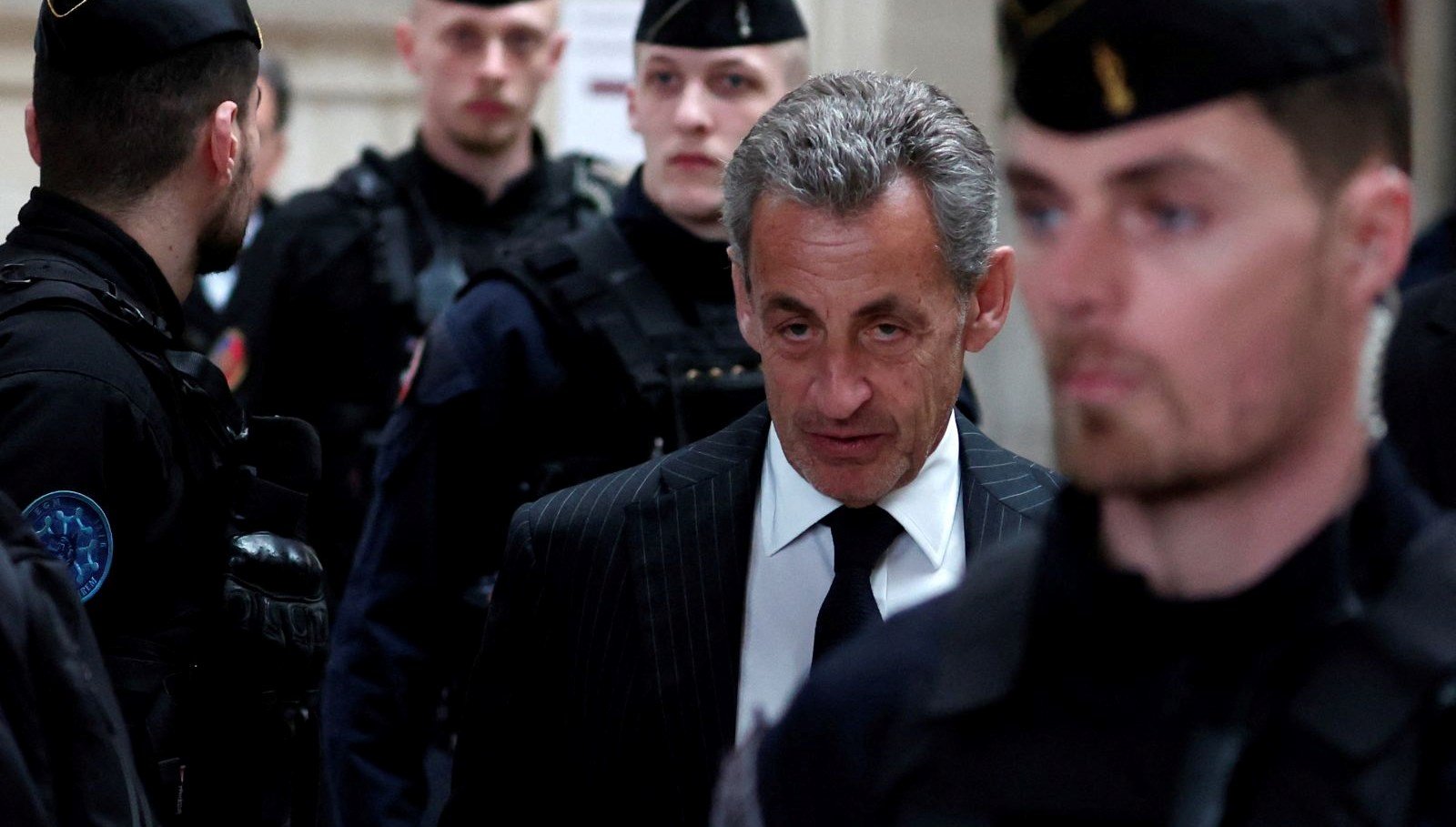 Eski Fransa Cumhurbaşkanı Sarkozy’e hapis cezası