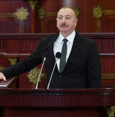 Yeniden Cumhurbaşkanı seçilen Aliyev yemin ederek görevine başladı