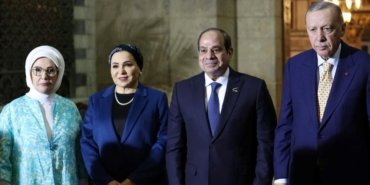 Cumhurbaşkanı Erdoğan’dan Kahire’deki İmam Şafi Türbesi’ne ziyaret