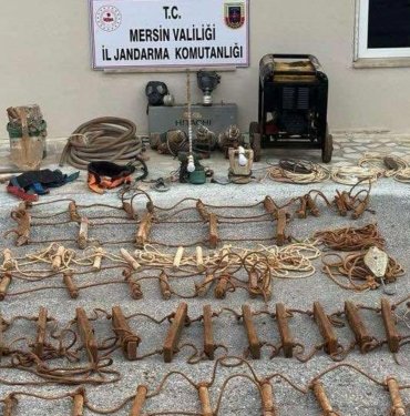 Mersin’de kaçak kazı yapan 5 şüpheli suçüstü yakalandı