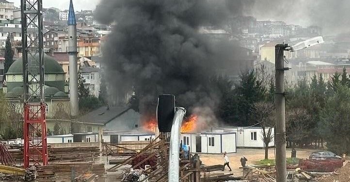 İşçilerin kaldığı konteynerde yangın