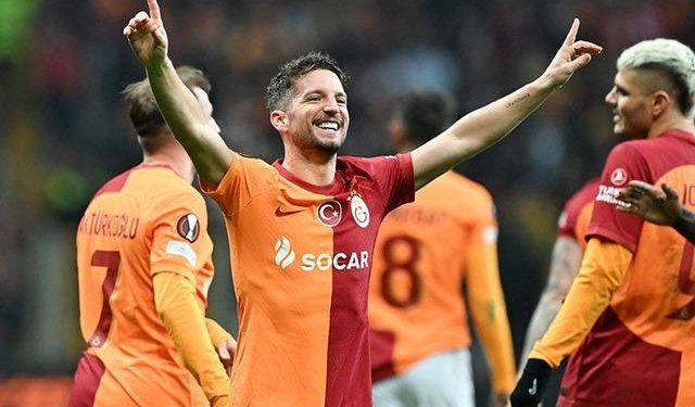 Son dakikada yüzüyle kurtarış yapan Muslera için Dries Mertens