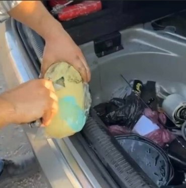 Otomobilin yakıt deposundan 10 kilo 250 gram uyuşturucu çıktı