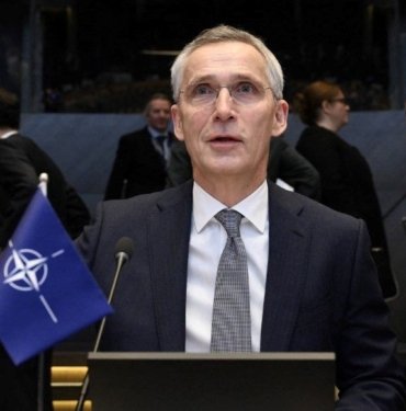 NATO: Ukrayna’nın ABD’nin yardım paketine ihtiyacı var