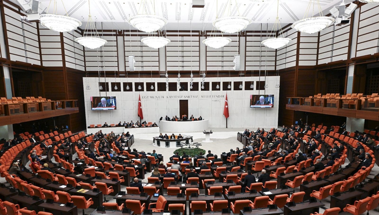 Yeni yargı paketi Meclis’te: Emekli ikramiyesini de içeriyor